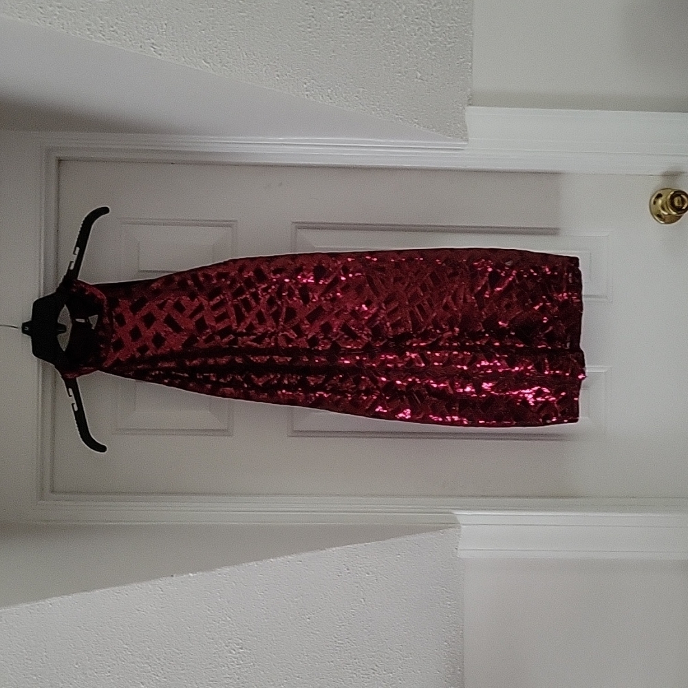 Red Windsor fitted sequin dress - size Large